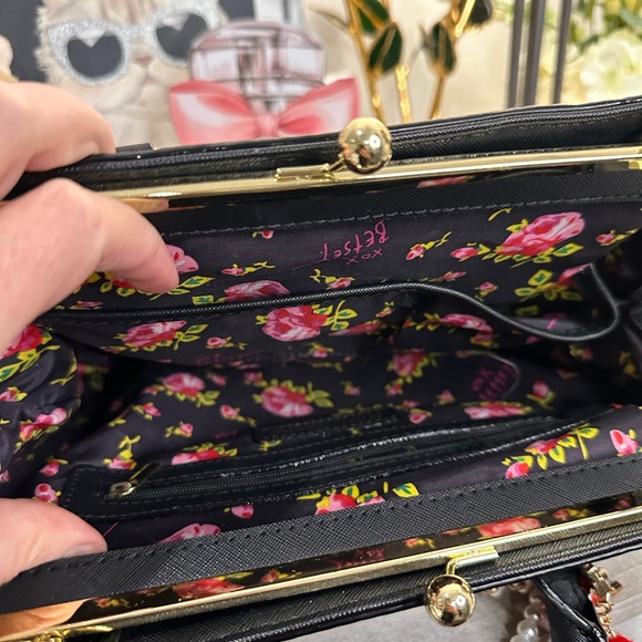 Betsey Johnson Like NEW Black Tote/Crossbody with Kisslock - Picture 15 of 15